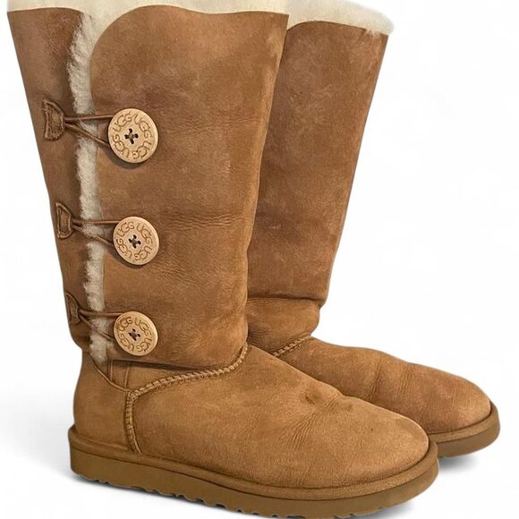 Ugg Bailey Button triple - Picture 1 of 4